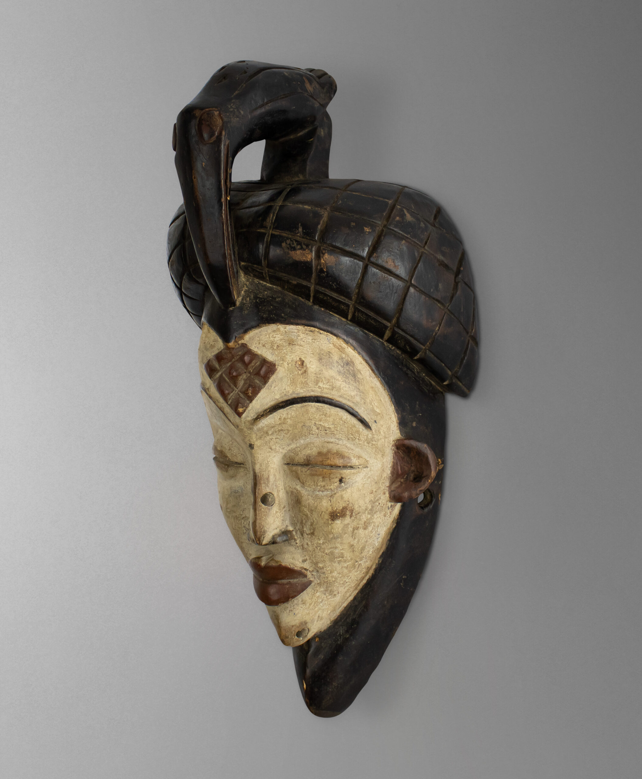 45 view of okuyi mask from gabon
